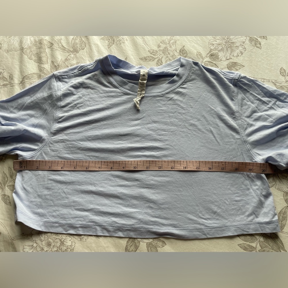Lululemon All Yours Cropped Tee Pastel Blue 4 Gym Yoga Pilates Casual Loungewear - Picture 6 of 7